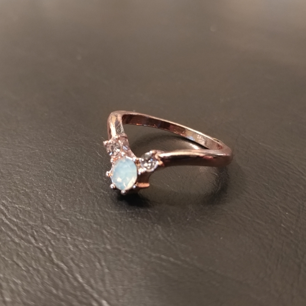 *Sold* Fire opal & rose gold ring